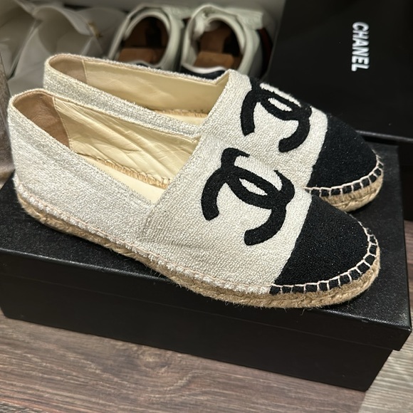 Chanel Espadrilles Sliver/Black Sz: 37 - Picture 5 of 10
